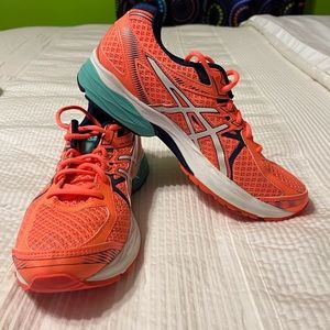 Women’s Asics Gel Flux 3. Size 9.5